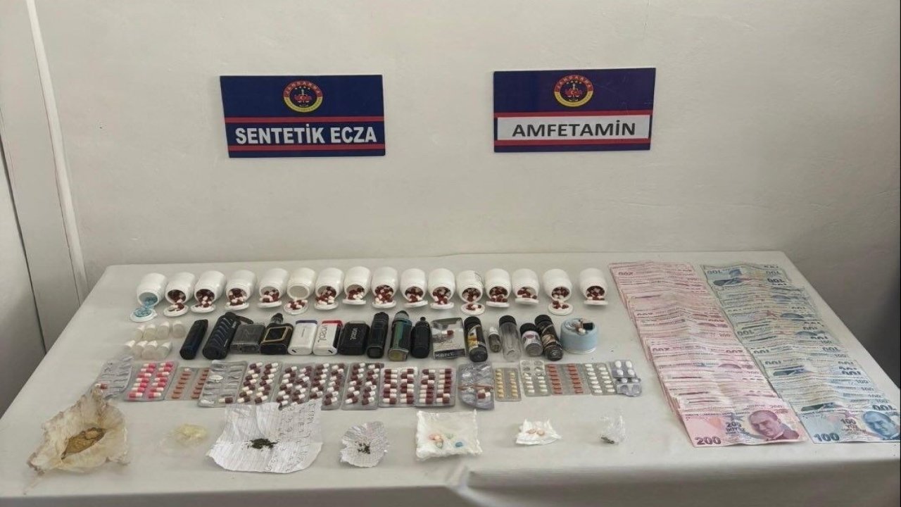 Uyuşturucu operasyonunda yüklü miktarda hap ve nakit para ele geçirildi