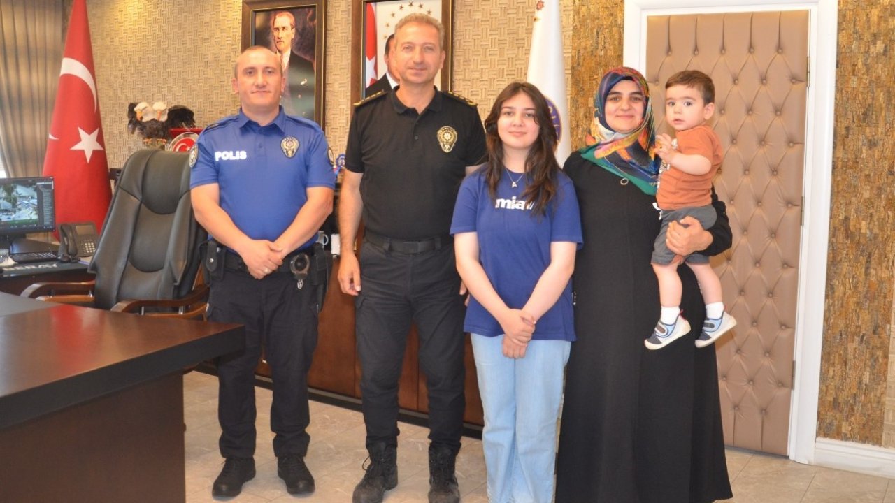 Emniyet Müdürü Saraç’tan bursluluk sınavı birincisi polis çocuğu Ayşenur’a hediye