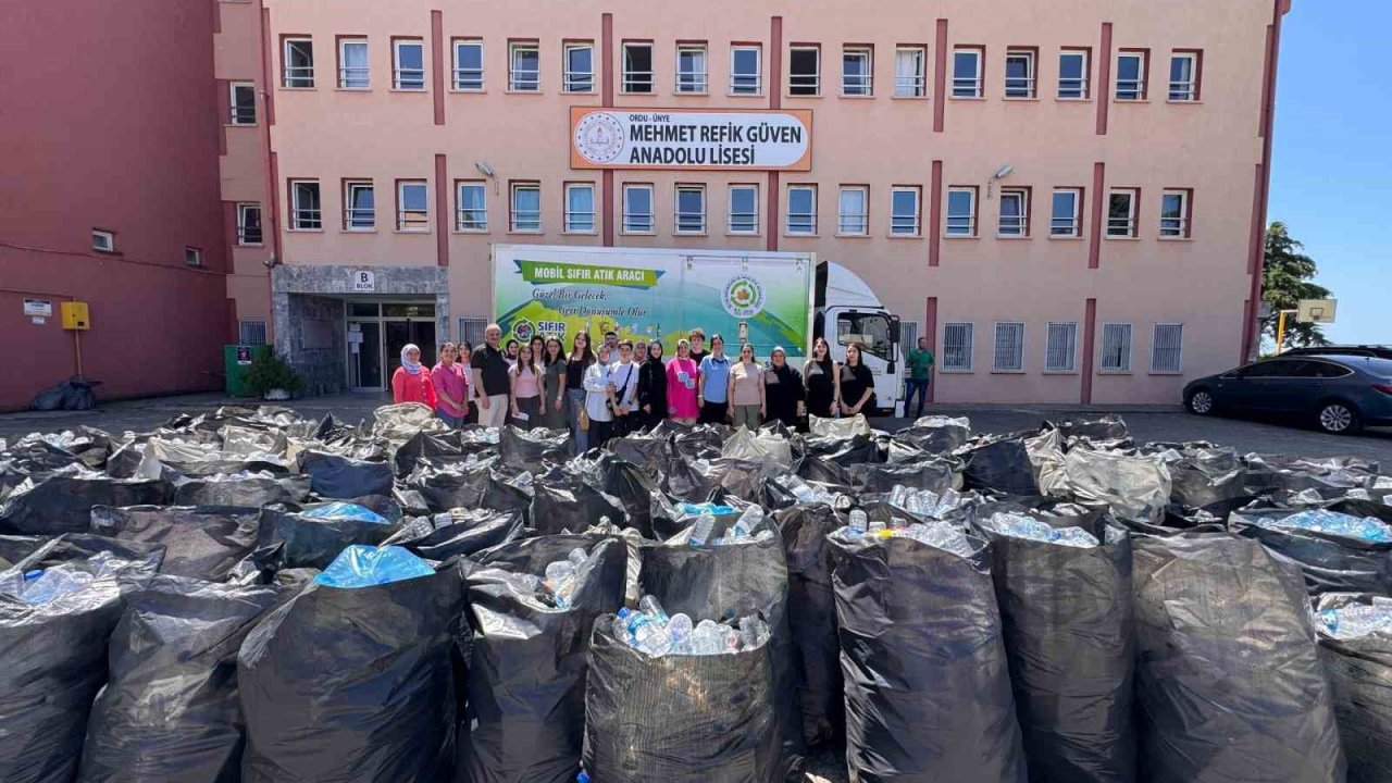 Ordu’da öğrenciler 67 bin pet şişeyi geri dönüşüme kazandırdı