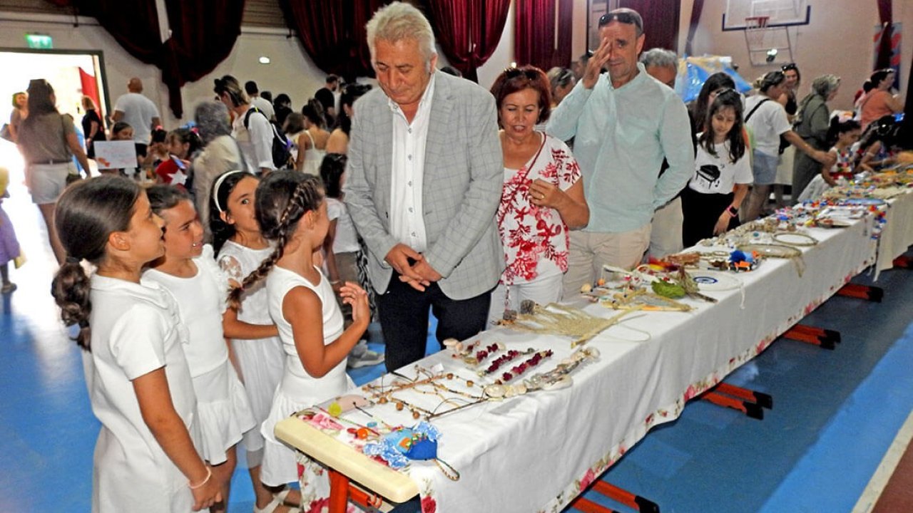 Çeşme’de, öğrencilerden geri dönüşüme duyarlı yıl sonu etkinliği