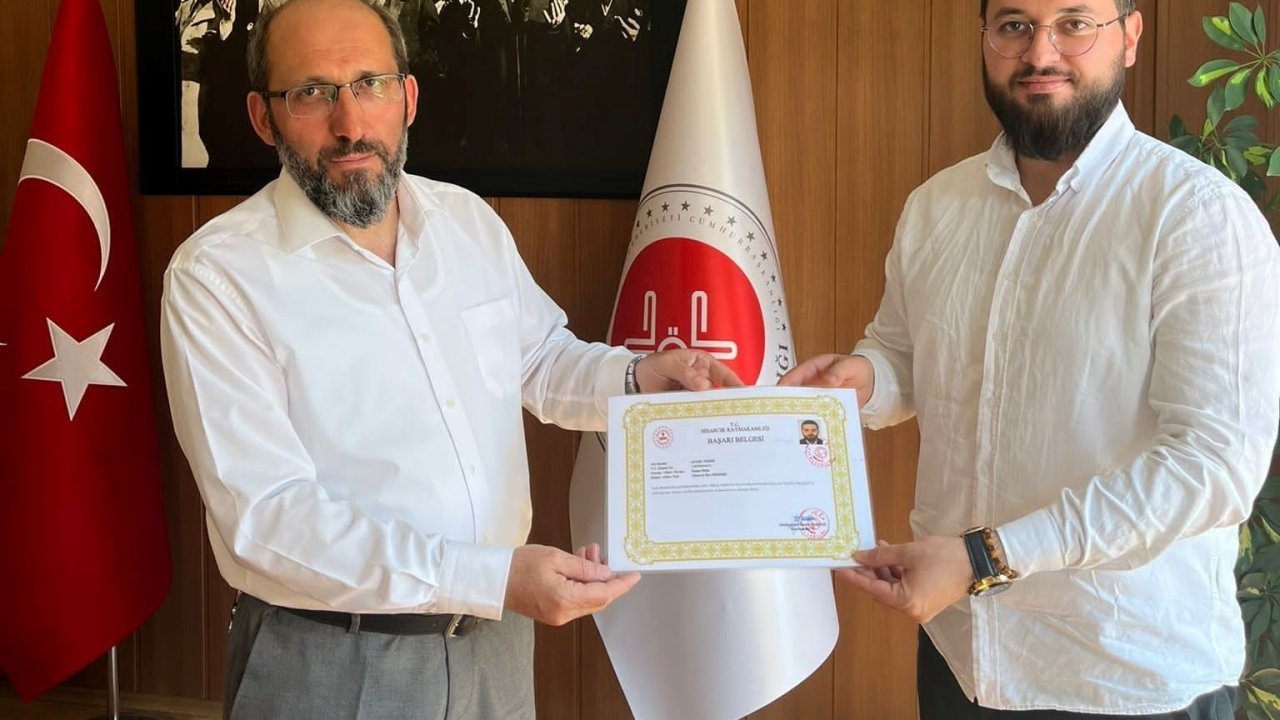 Hisarcık Kaymakamı Bahar’dan İlçe Müftüsü Akyol ve personele başarı belgesi