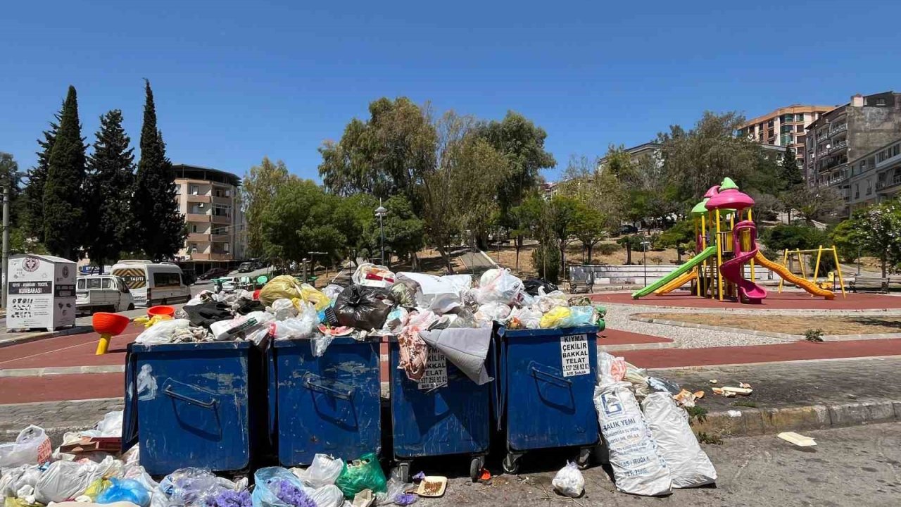 Buca’da maaş krizi sürüyor: İşçiler parasız, sokaklar çöp dolu