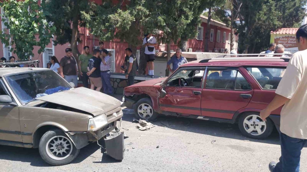 Bozdoğan’da zincirleme trafik kazası: 2 yaralı