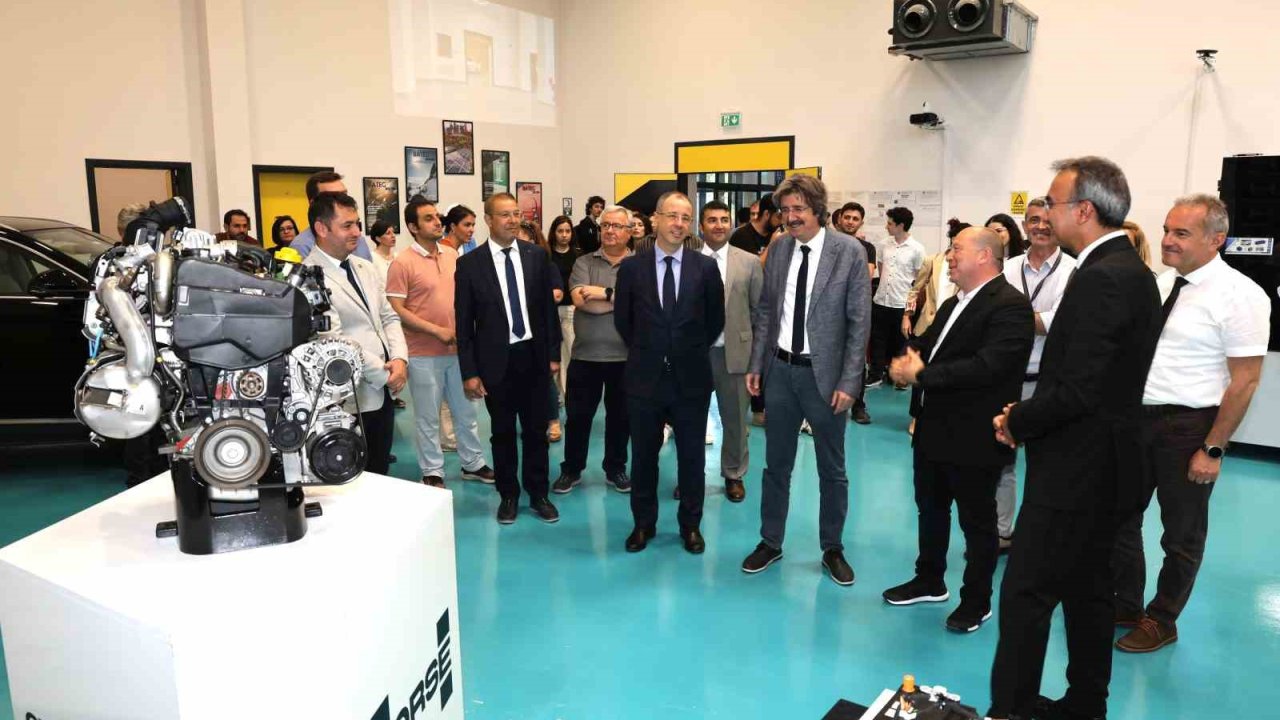 BUÜ ve OYAK HORSE işbirliğiyle hibrid araç teknolojileri alanı açıldı