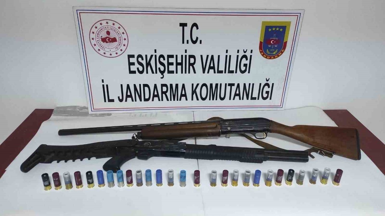 Kepçe ile kaçak kazı yapan 5 şüpheli suçüstü yakalandı