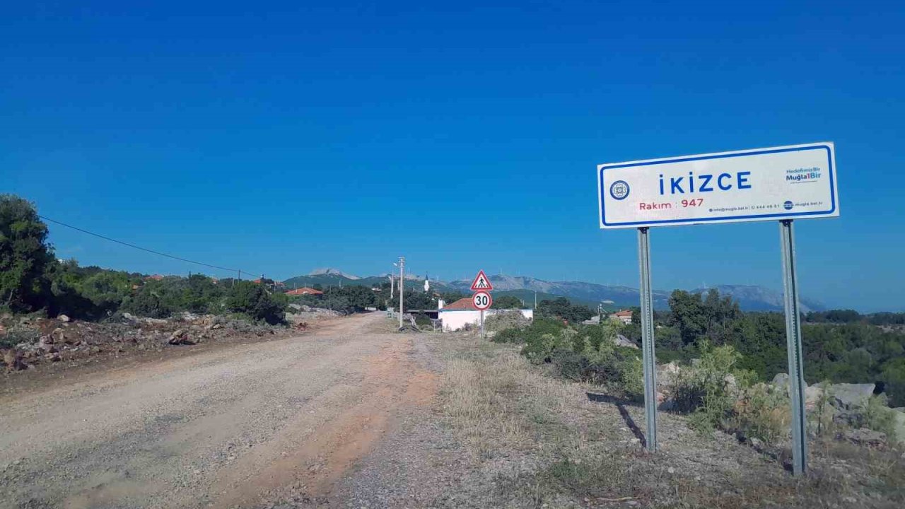 Kozağaç yol ayrımı İkizce arası asfaltı yenileniyor
