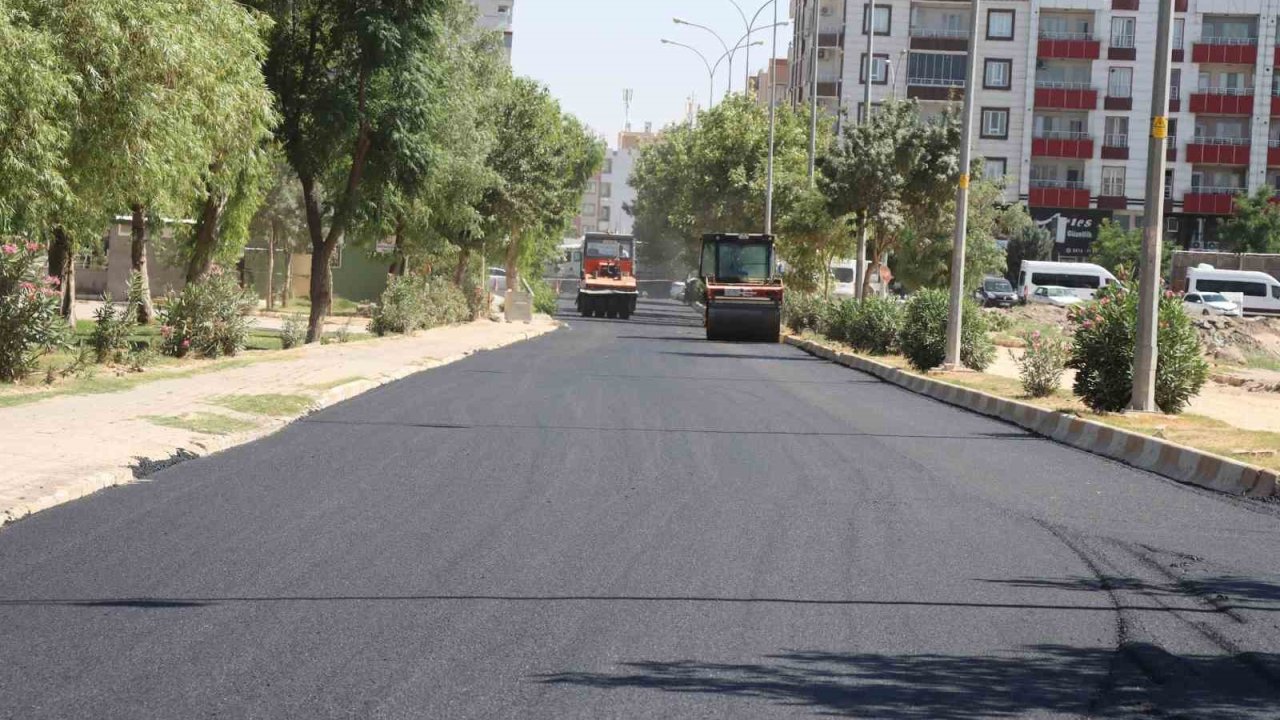 Şanlıurfa Büyükşehir asfaltla Viranşehir’in çehresini değiştiriyor