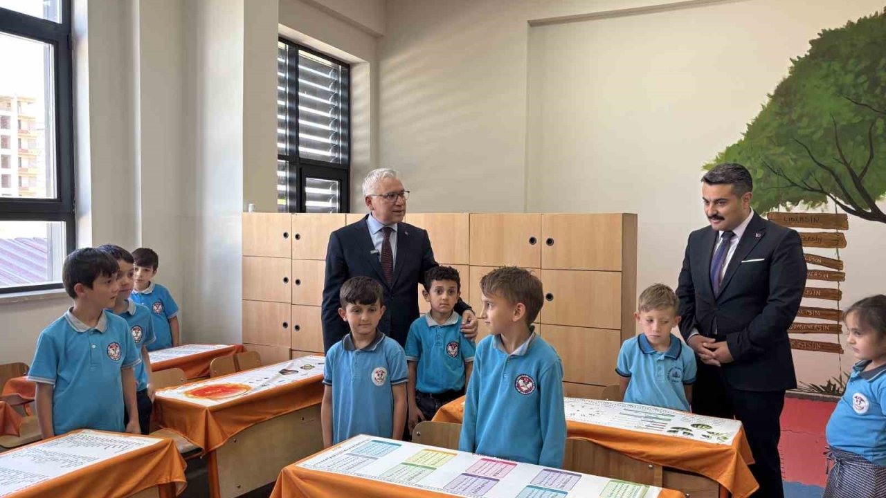 Sivas’ta 121 bin 211 öğrenci karne heyecanı yaşadı