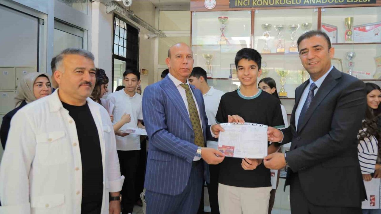 Şahin’den tüm öğrencilere karne hediyesi