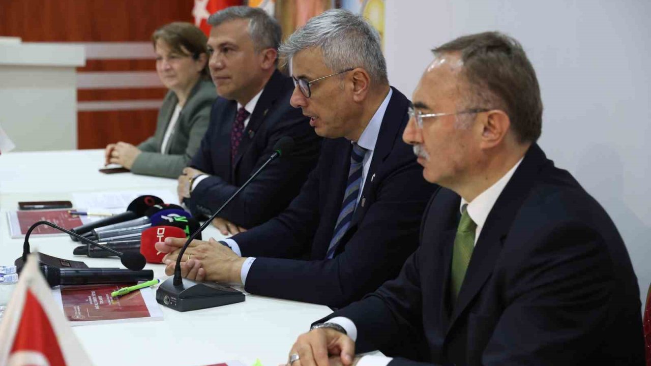 Sağlık Bakanı Memişoğlu: "Gelişmiş ülkelerin hayal bile edemeyeceği bazı şeyleri yaptık"