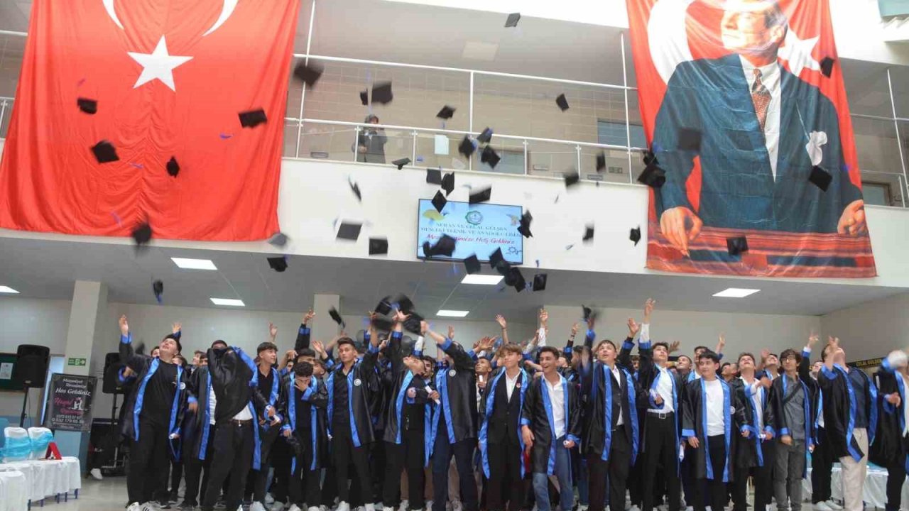 Nuran-Celal Gülşen MTAL’de mezuniyet coşkusu