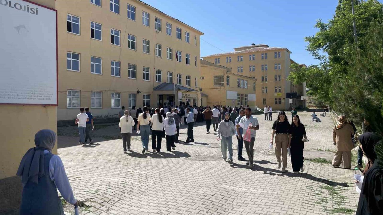 Malazgirt’te YKS heyecanı yaşandı