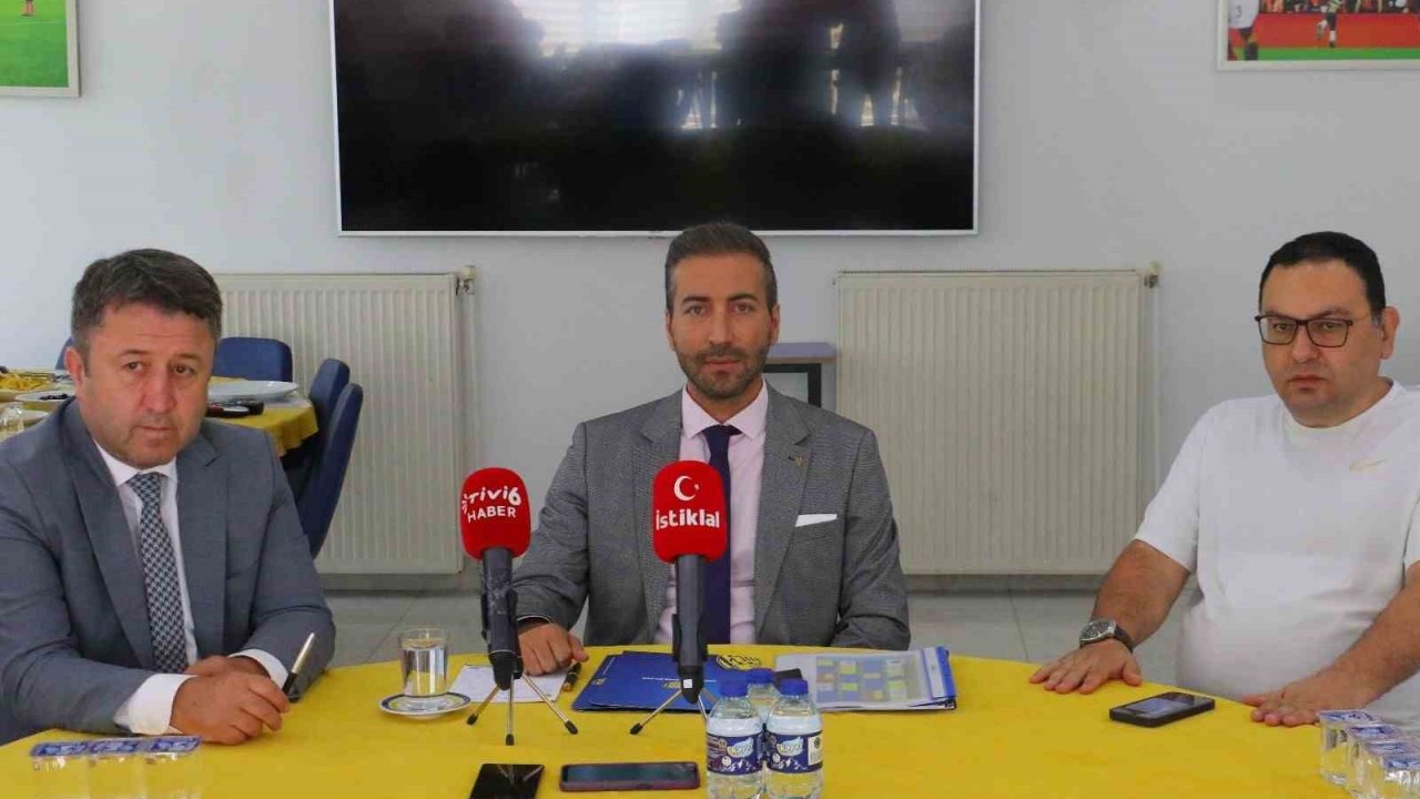 Ankaragücü Başkanı Tekin, basın mensuplarıyla kahvaltıda buluştu