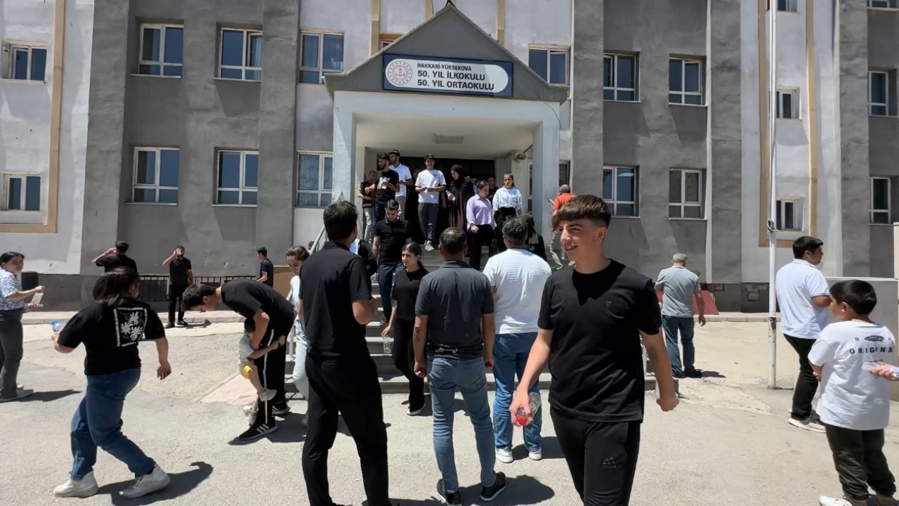 Yüksekova’da YKS sınavın birinci oturumu sona erdi