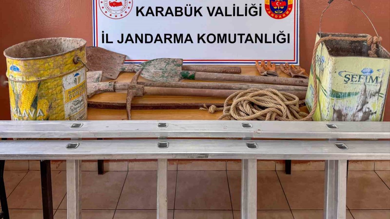 İzinsiz kazı yapan 2 kişi suçüstü yakalandı