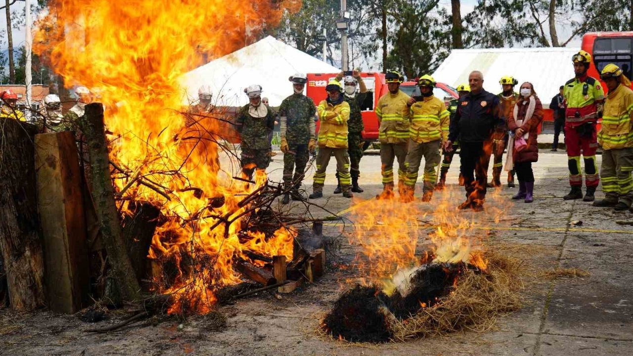 Konya İtfaiyesi TİKA iş birliğiyle Kolombiyalı itfaiyecilere eğitim verdi