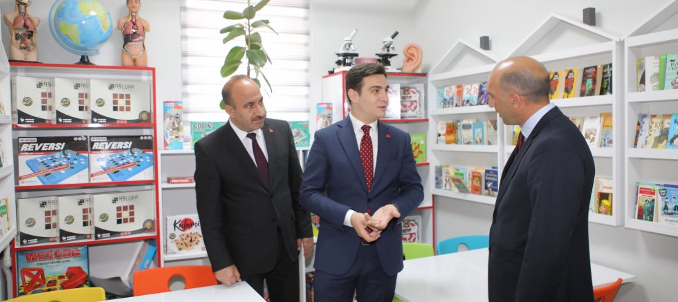 Kars Vali Vekili Hayrettin Güzel, Akıl ve Zeka Oyunları Sınıfını Ziyaret Etti