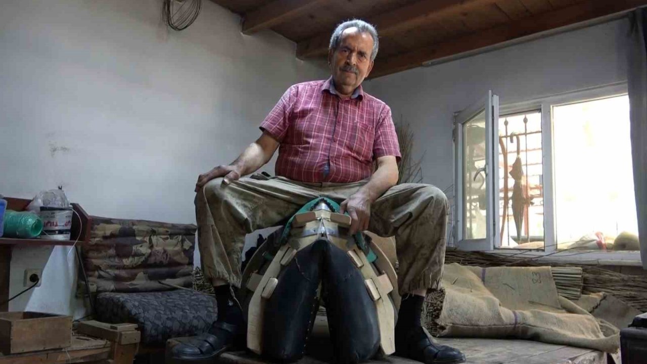 Öğretmenliği değil, çıraklığını seçtiği mesleğinin son temsilcisi