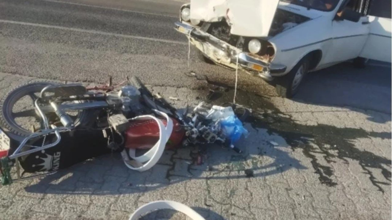 Otomobil ile motosiklet çarpıştı: " yaralı