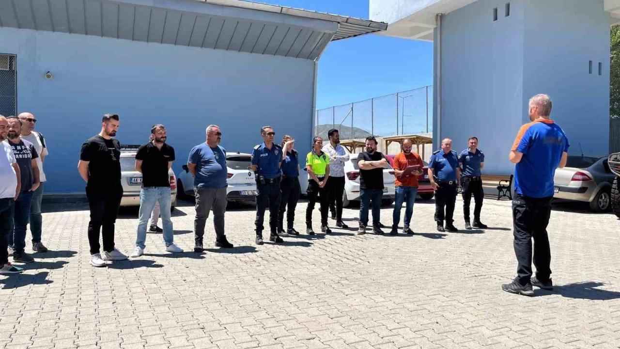 Tunceli’de kamu personeline yönelik afet farkındalık ve yangın eğitimi