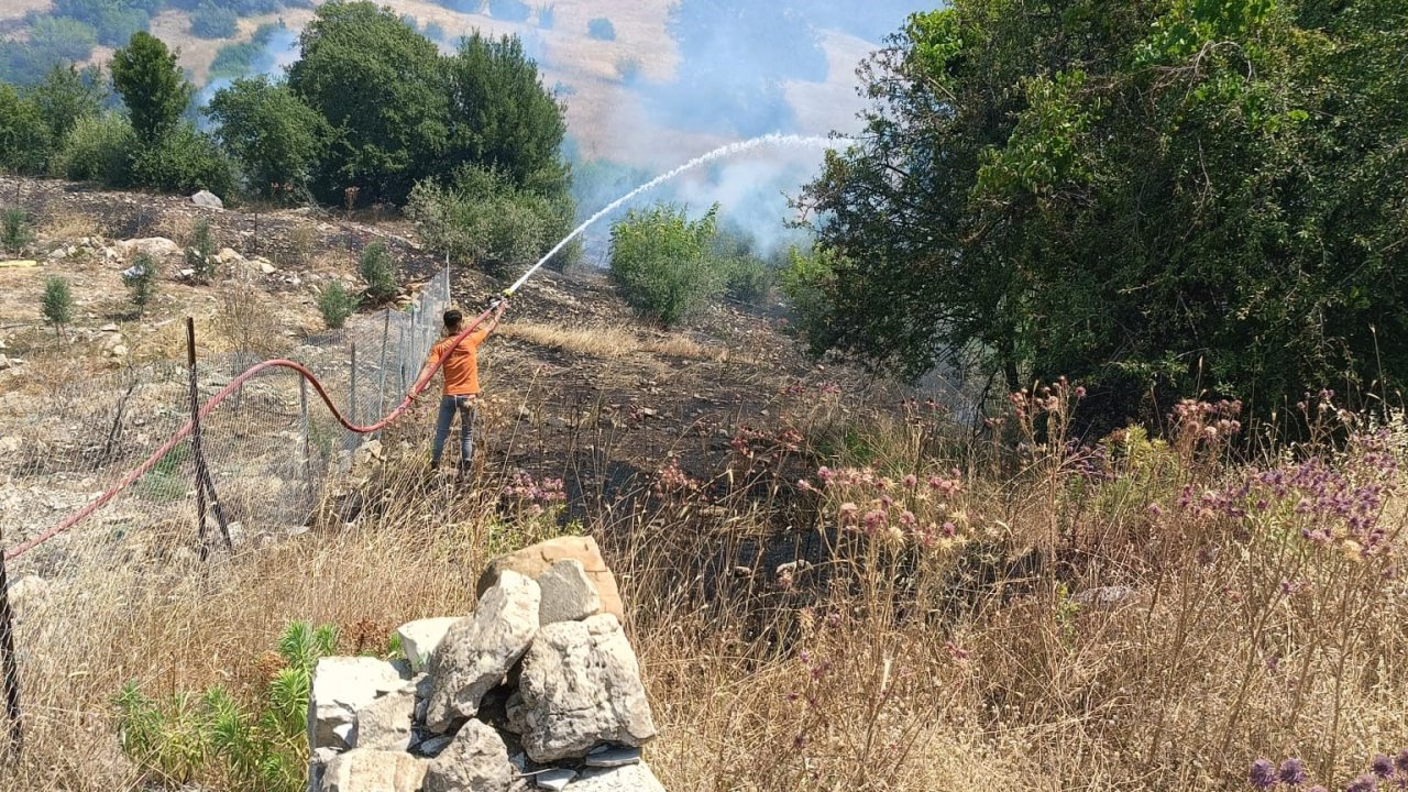Antalya’da ormanlık alanı tehdit eden yangına müdahale ediliyor