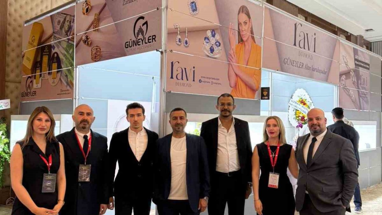 Kuyumculuk fuarında Ravi pırlanta dikkatleri üzerine çekti