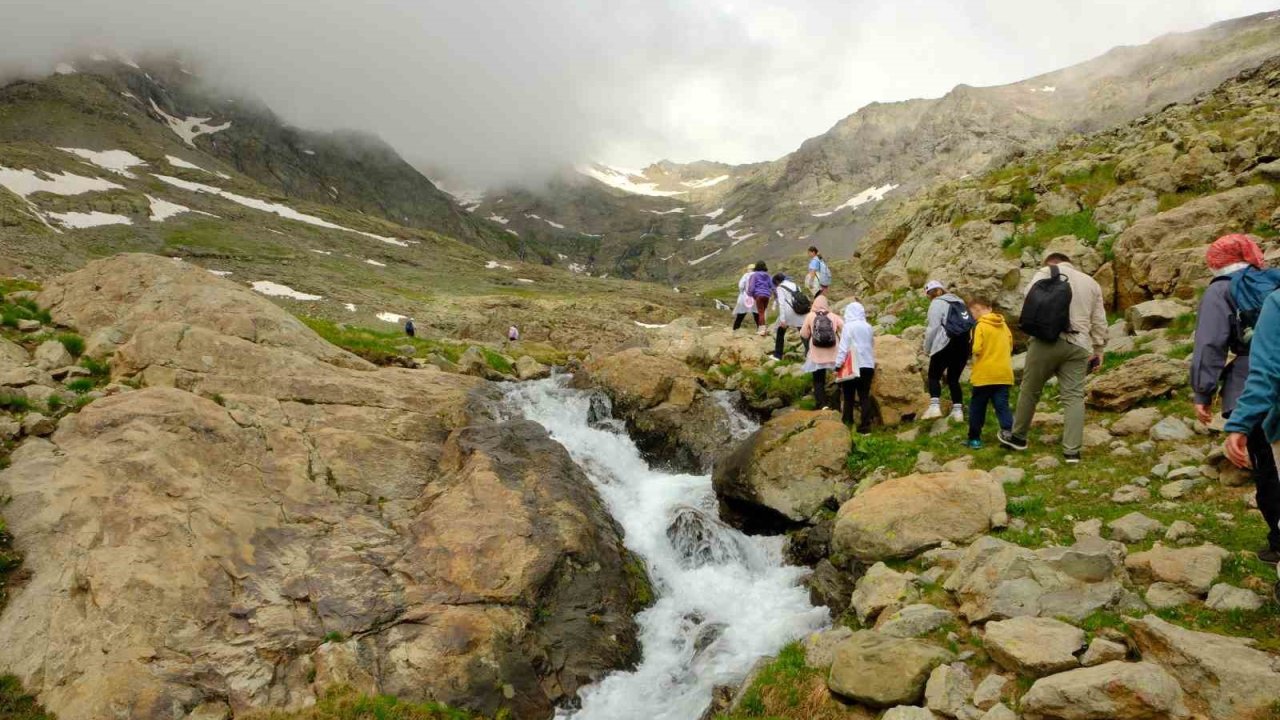 Gümüşhane’nin Artabel Gölleri’nden nefes kesen manzaralar