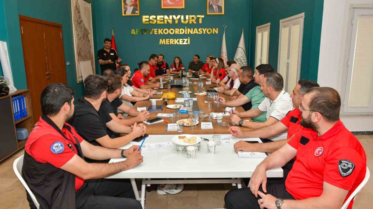 Esenyurt Belediyesi’nden afet bilincine öncü adım
