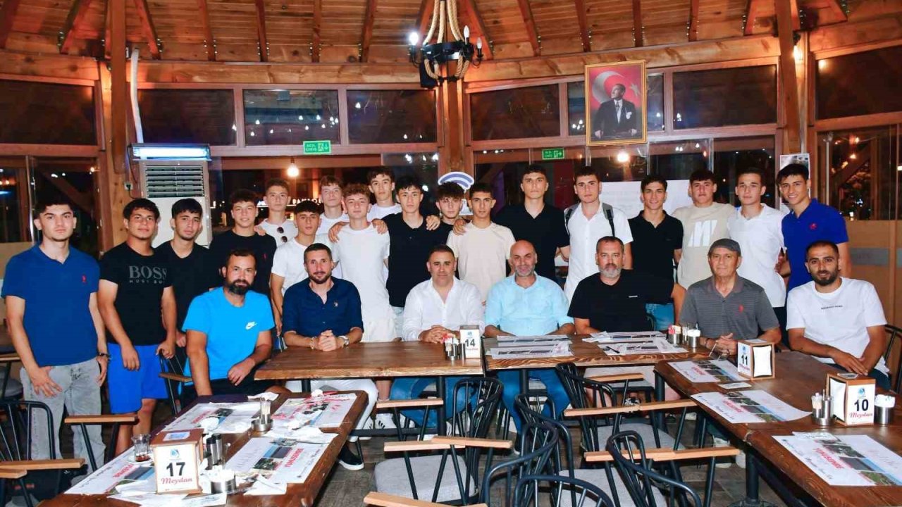 Yunusemre’nin U17’leri Türkiye Şampiyonası’na hazır