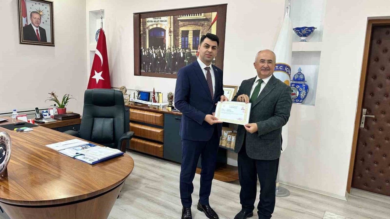 Hisarcık Kaymakamı Bahar’dan milli eğitim çalışanlarına başarı belgesi