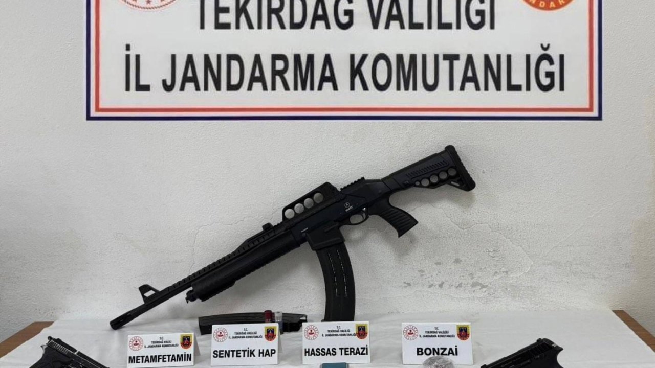 Tekirdağ’da jandarmadan ruhsatsız silah ve uyuşturucu operasyonları
