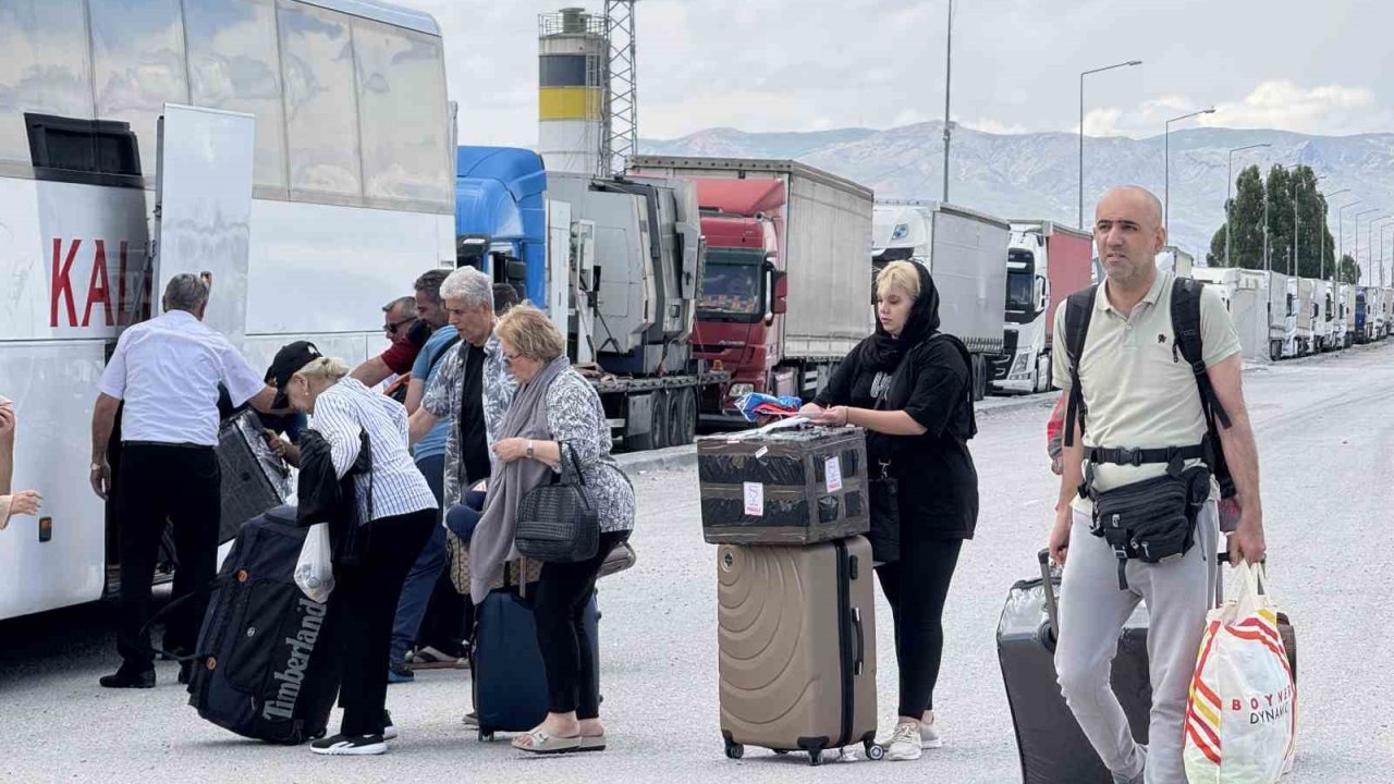 Gürbulak Sınır Kapısı’nda hava sahası etkisi: Karayolu tercih ediliyor