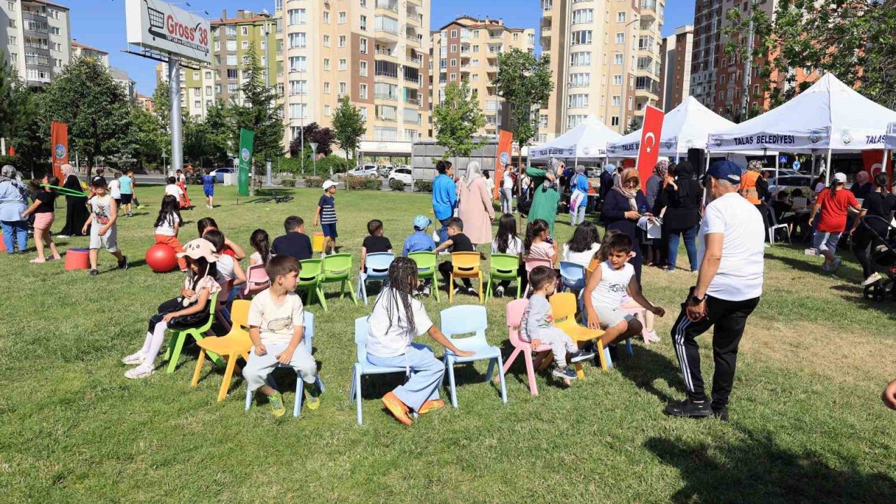 Talas Belediyesi’nden çocuklara karne hediyesi