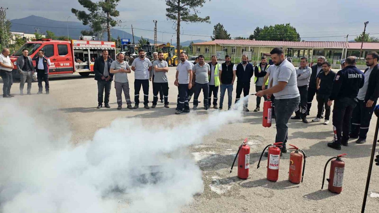 Dinar İlçe Özel İdaresi ekiplerine yangın eğitimi