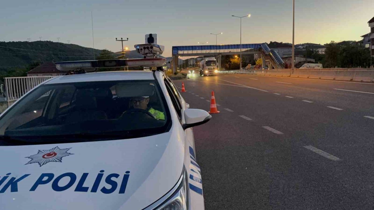 26’sı alkolden 215 araç trafikten men edildi
