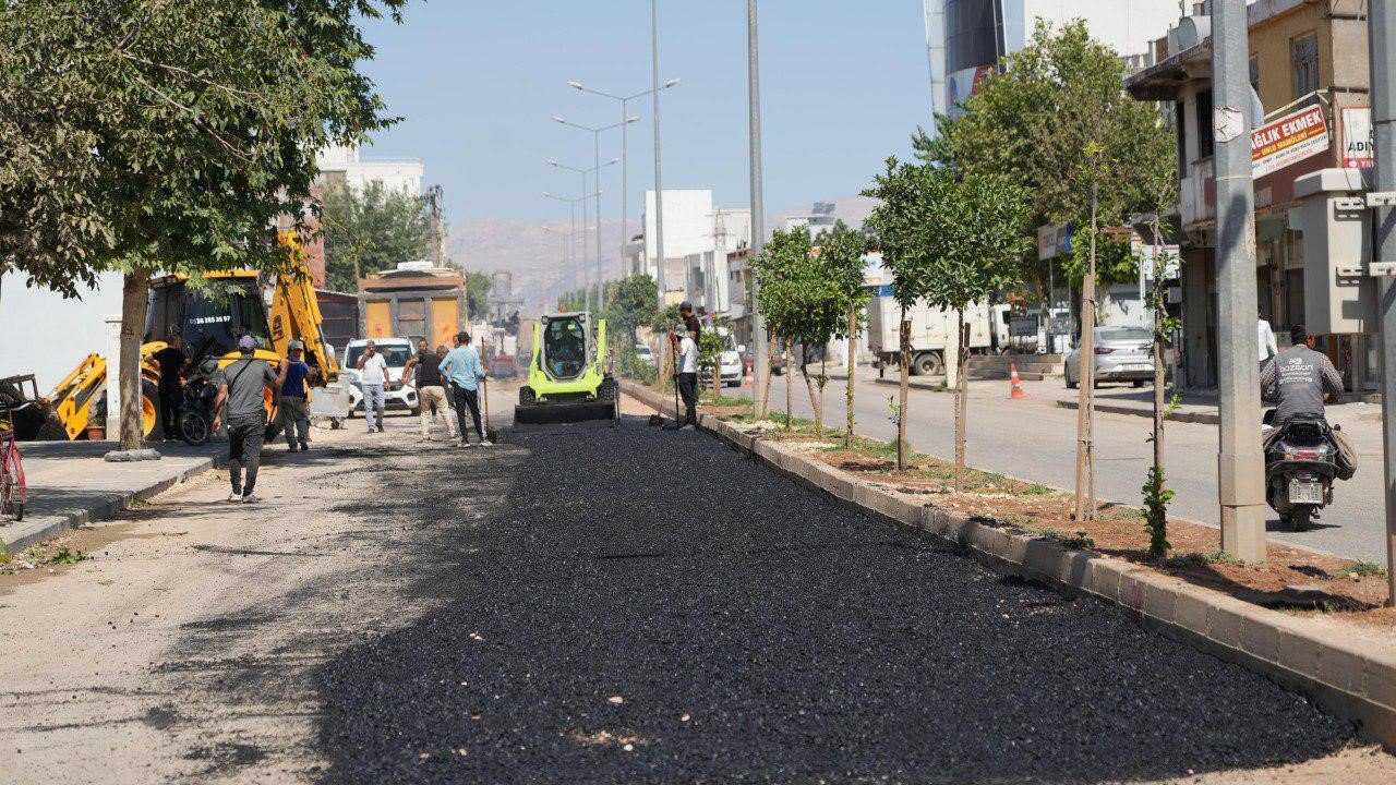 Karapınar caddesinde asfalt dökümüne başlandı