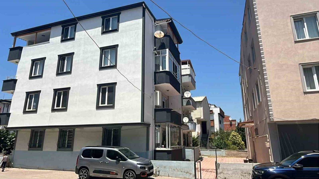 Balkondan düşen 1,5 yaşındaki bebek ağır yaralandı