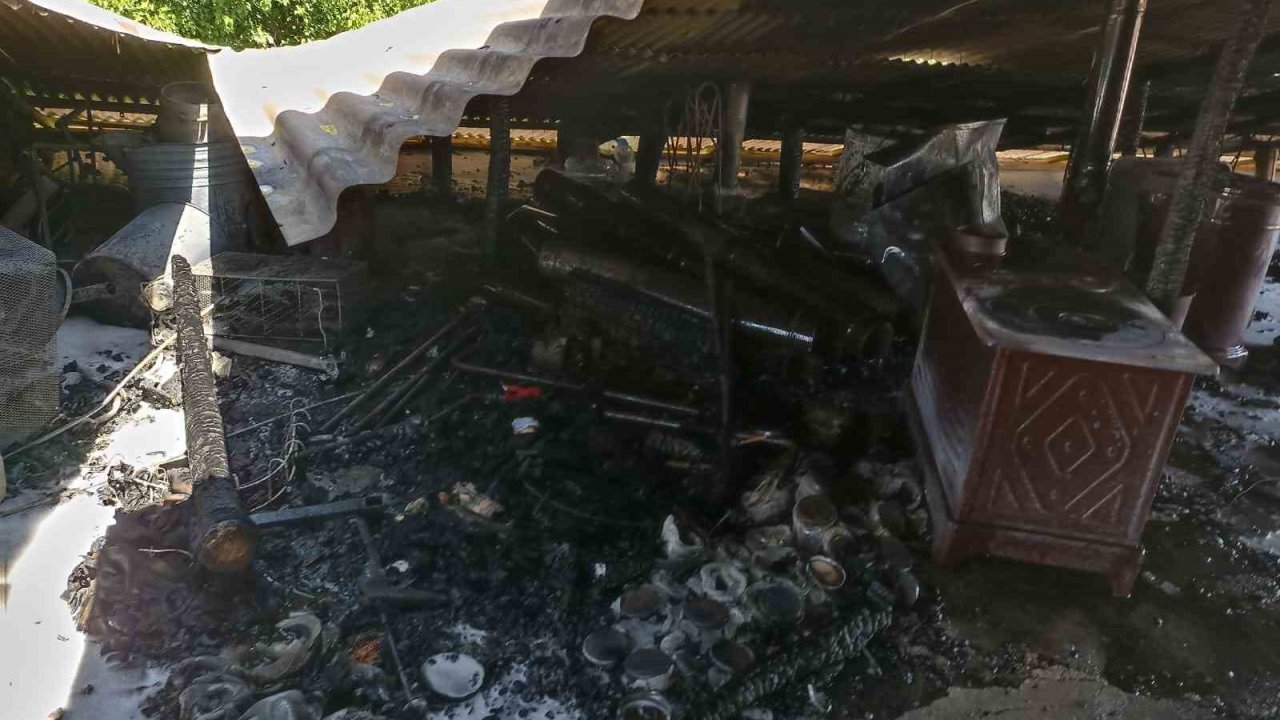 Darende’de çatı yangını korkuttu