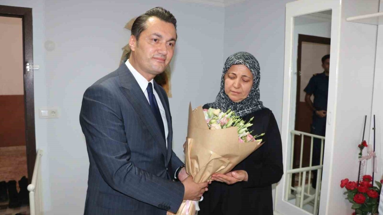 Alanya’nın yeni kaymakamı Öztürk’ün ilk ziyareti şehit ailesine