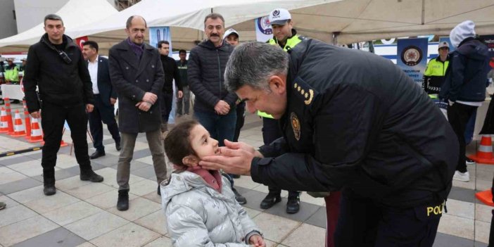 Trafik bilinci için tek yürek: Erzurum Emniyeti Havuzbaşı’ndaydı
