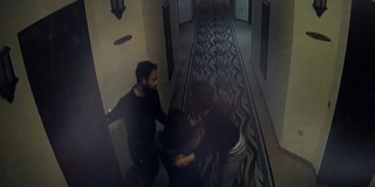 Otelin yöneticileri yangın anında böyle kaçmışlar: O anlar kamerada