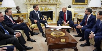 Trump’tan Rusya’ya yaptırım tehdidi: "50 gün içinde anlamlı bir ateşkes yapılmazsa, yüzde 100 oranında ikincil gümrük vergilerini devreye sokacağız"