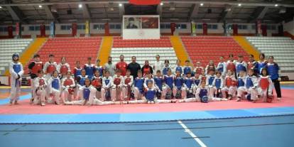 Kars, taekwondo sporunun coşkusuna ev sahipliği yaptı.