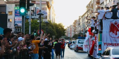 Türkiye şampiyonu olan takım şehir turu attı
