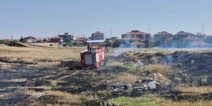 Çorum’da hastane yakınında çıkan yangın örtü yangını korkuttu