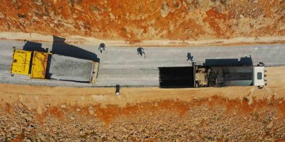 Malatya Büyükşehir Belediyesi’nin kırsaldaki yol mesaisi sürüyor