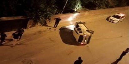 Elazığ’da park halinde araçlara çarpan otomobil devrildi: 1 yaralı