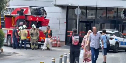 Beylikdüzü’nde AVM de yangın paniği