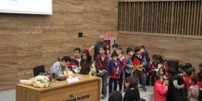 Muğla Büyükşehir Belediyesi Pelin Güneş’i minik okurlarla buluşturdu