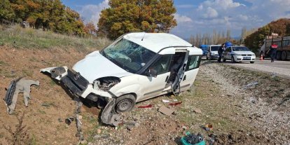 Hisarcık’ta takla atan aracın sürücüsü yaralandı